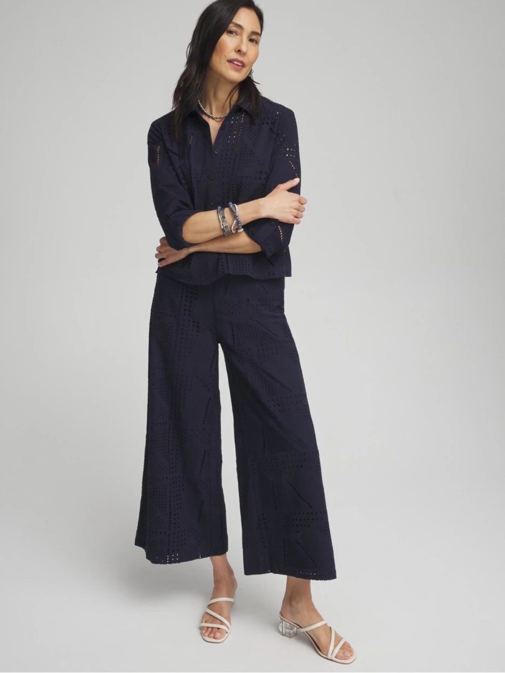 Chicos Geometric Eyelet Wide Leg Crop Pants Navy Size 8